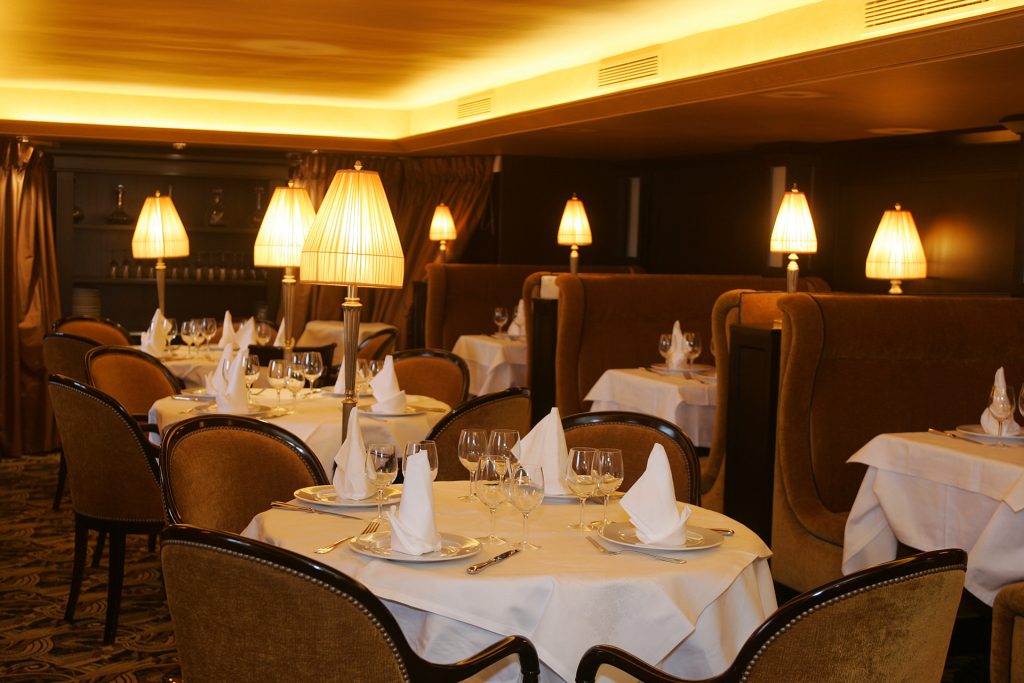 palaisdescongres-restaurant-congresmaillot-belle-table